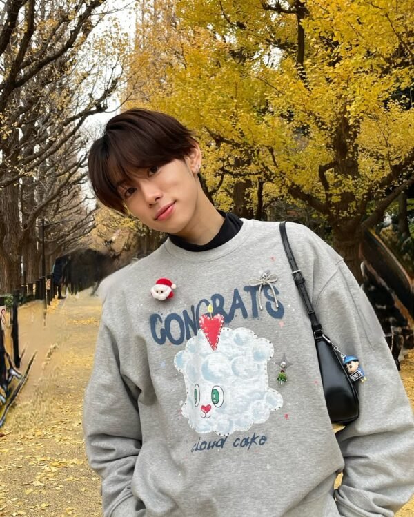 [CLOUD CAKE] Fashion unisex party style sweatshirts hot sale limited editon - Image 3