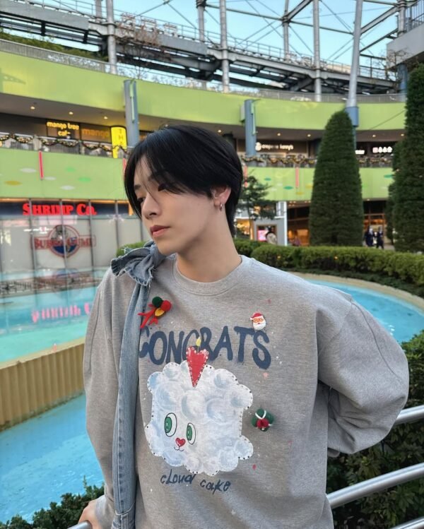 [CLOUD CAKE] Fashion unisex party style sweatshirts hot sale limited editon - Image 2
